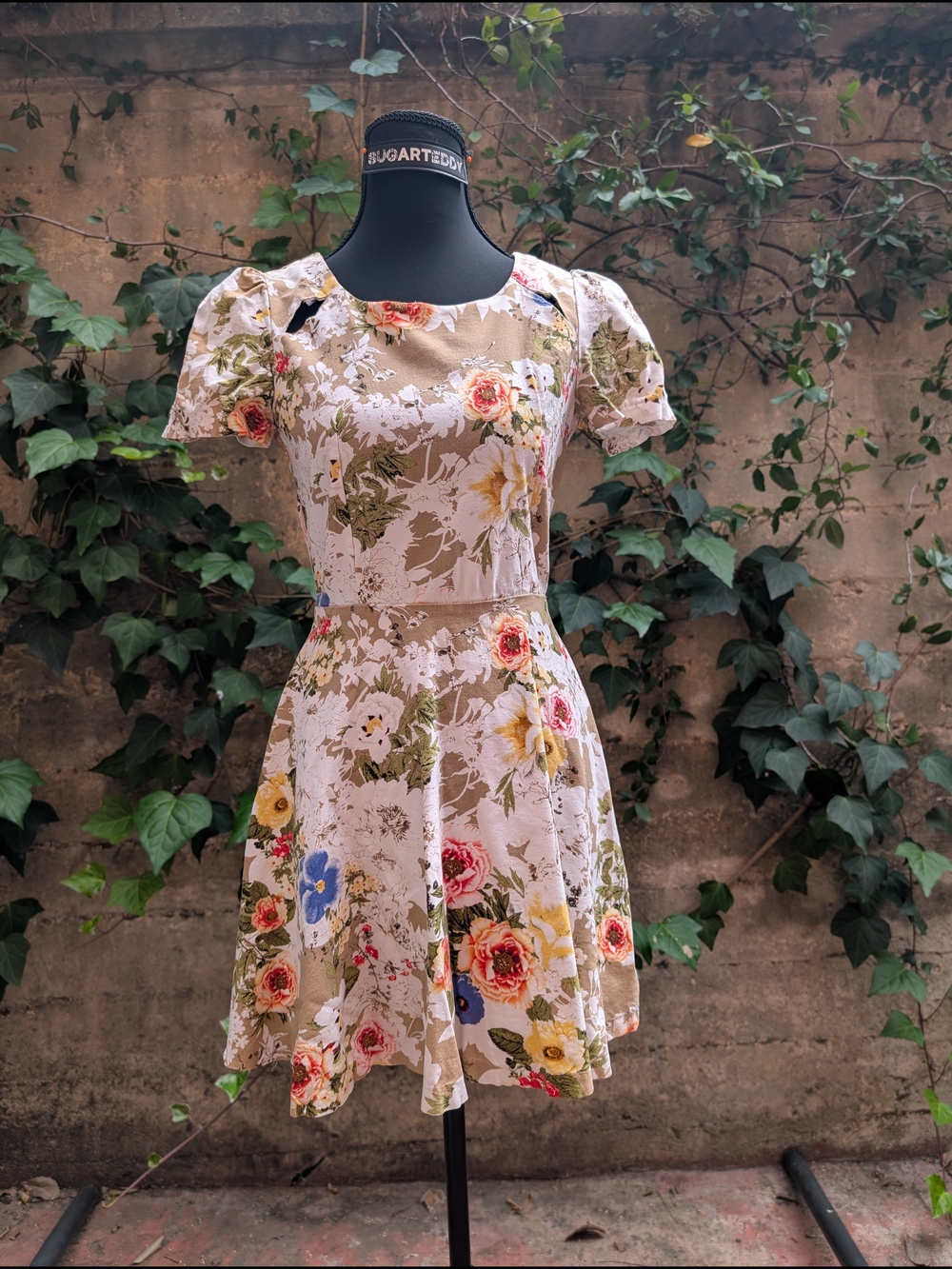 Floral Print Short Sleeve A-Line Dress in Beige